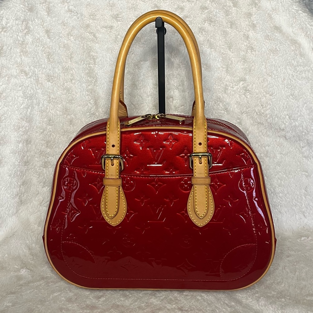 ♥️SOLD♥️ Louis Vuitton Summit Drive Vernis RED - Picture 1 of 12
